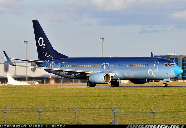 Boeing 737-86Q Praha.jpg