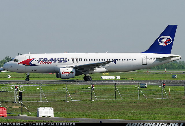 Airbus A320-212  Dusseldorf (Německo).jpg