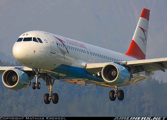 Airbus A320-214 Innsbruck (Rakousko).jpg