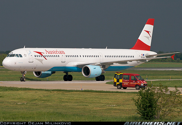 Airbus A321-111 Bělehrad (Srbsko).jpg