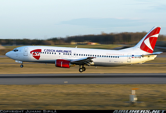 Boeing 737-45S Helsinki.jpg