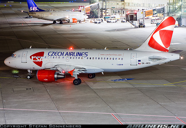 Airbus A319-112 Dusseldorf.jpg