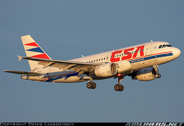 Airbus A319-112 Moscow.jpg