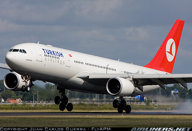 Airbus A330-203 Amserdam.jpg